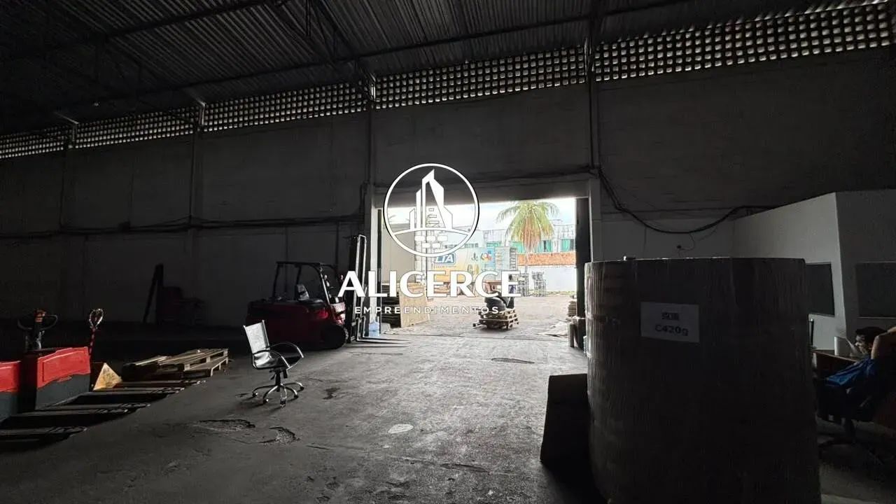 ALUGO GALPÃO COM 2800 M2 NO PLANALTO COM DOCA - Foto 4