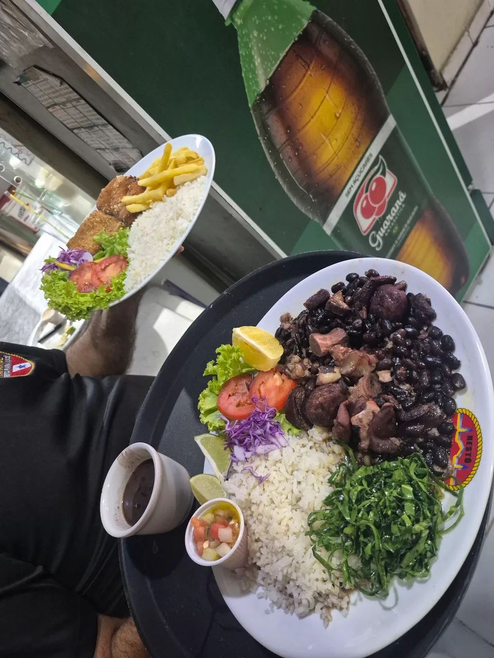 Vaga garçom com experiência CLT RESTAURANTE 