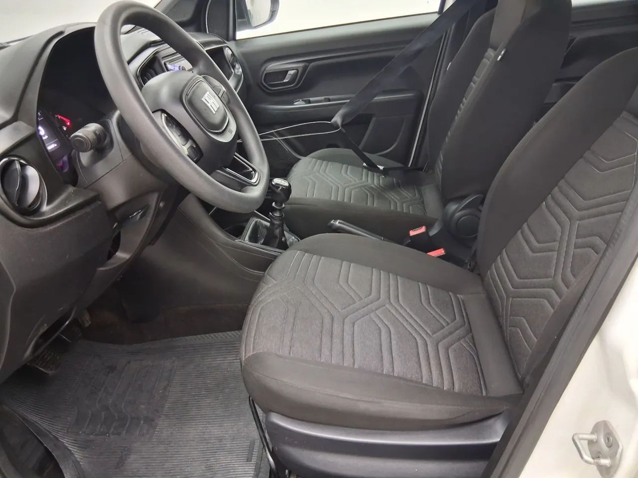 Fiat Strada Freedom 1.3 Flex 8V CD, foto 16 de 18