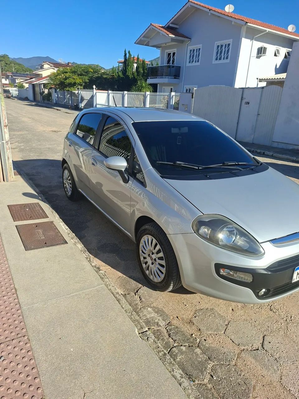 Fiat Punto Attractive 1.4 Fire Flex 8V 5P 2014 - Foto 2