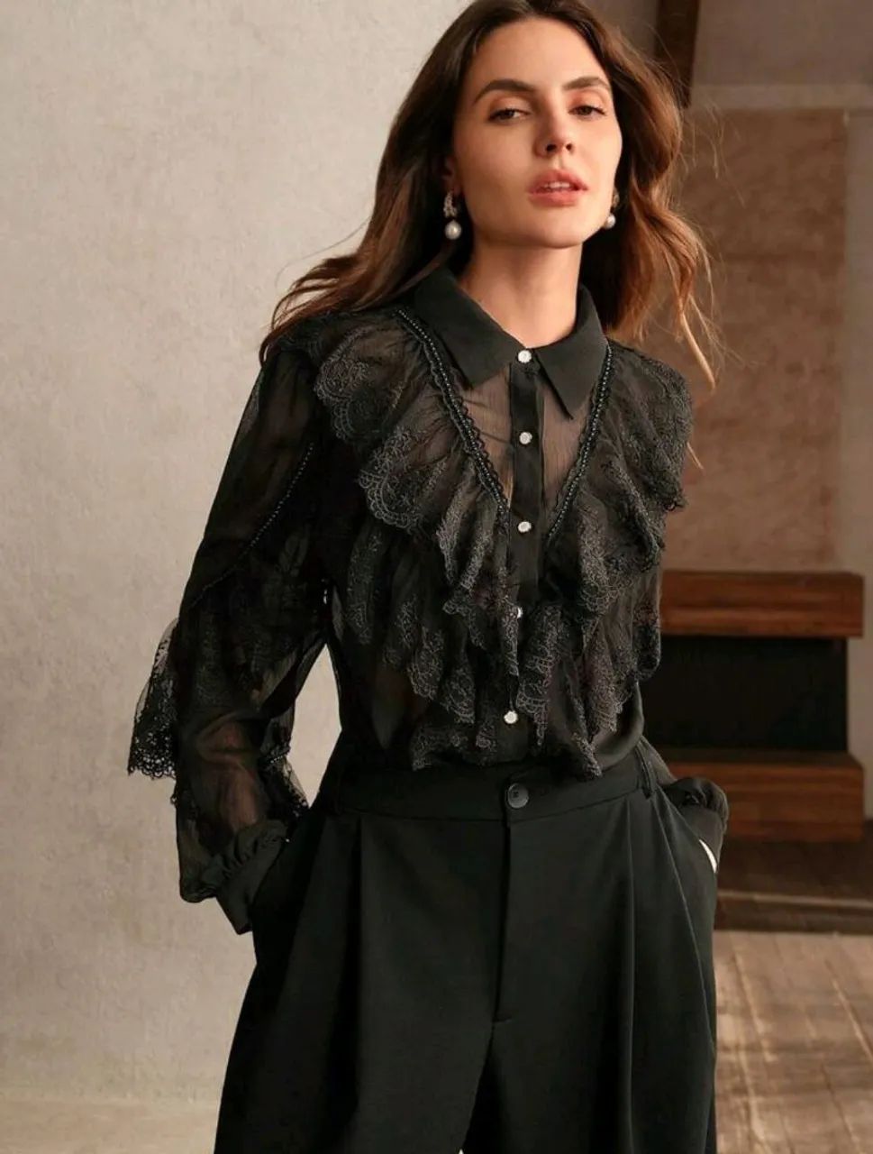 Blusa chique de renda preta 