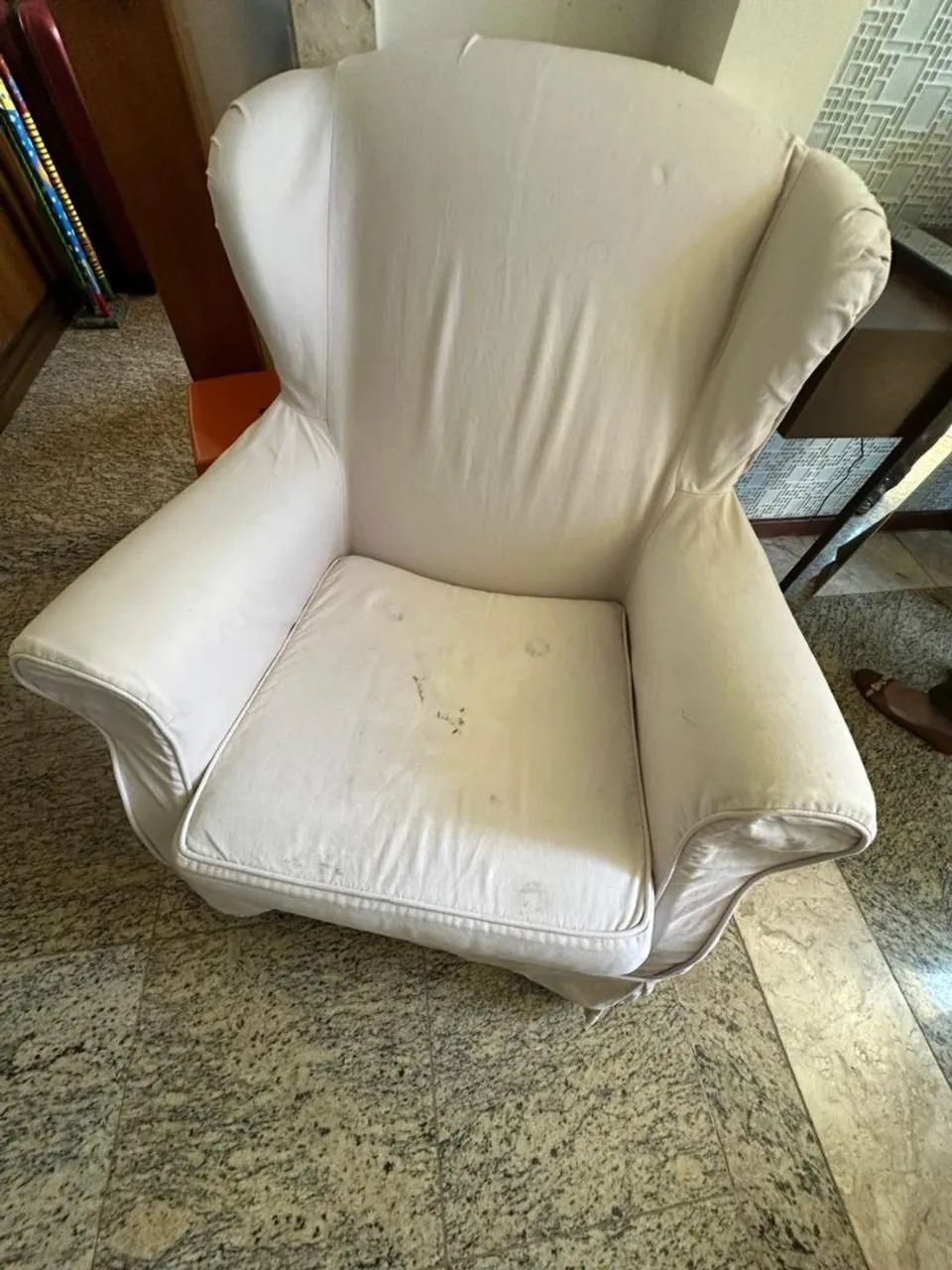 2 Poltronas clássicas em tecido  - Foto 3