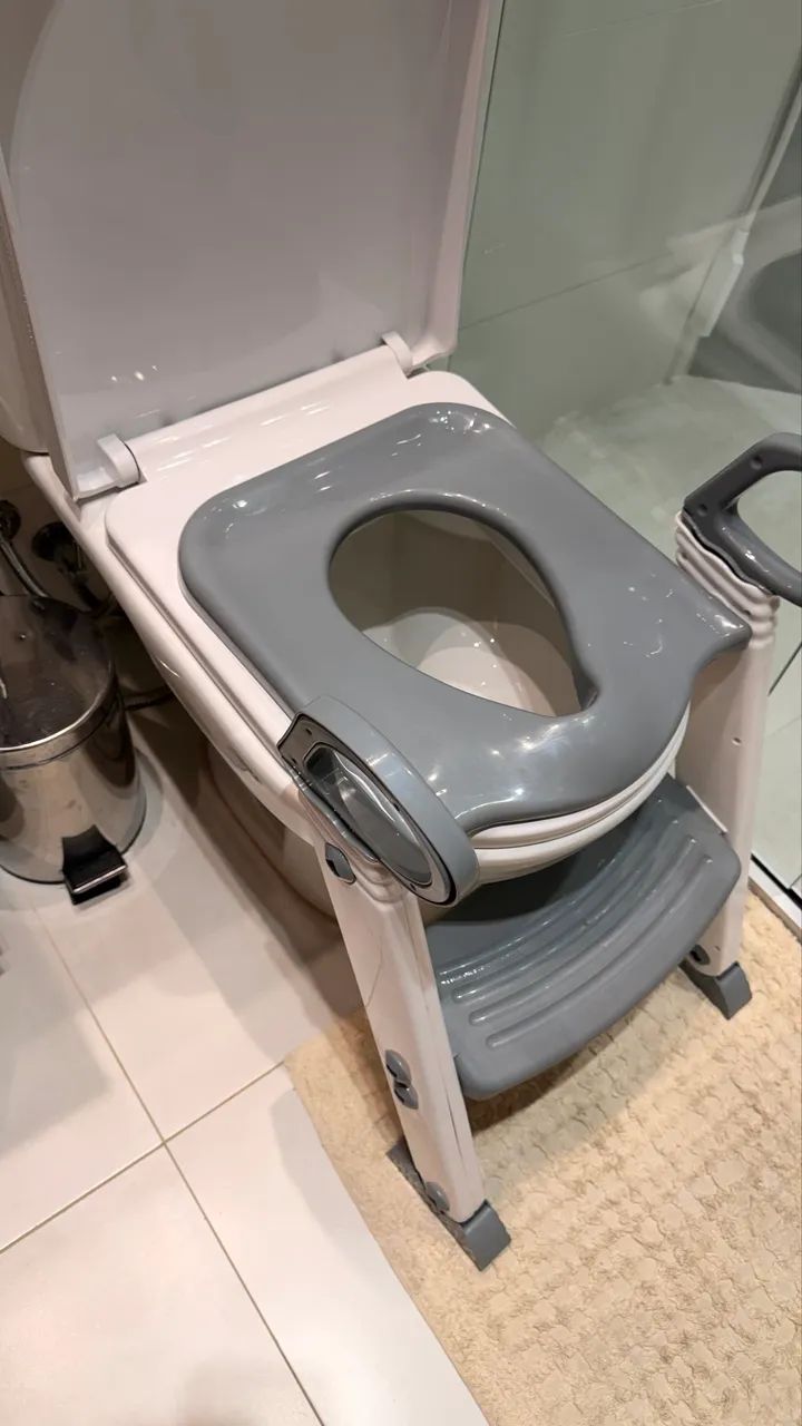 Redutor de assento de vaso sanitário com escada - Foto 4
