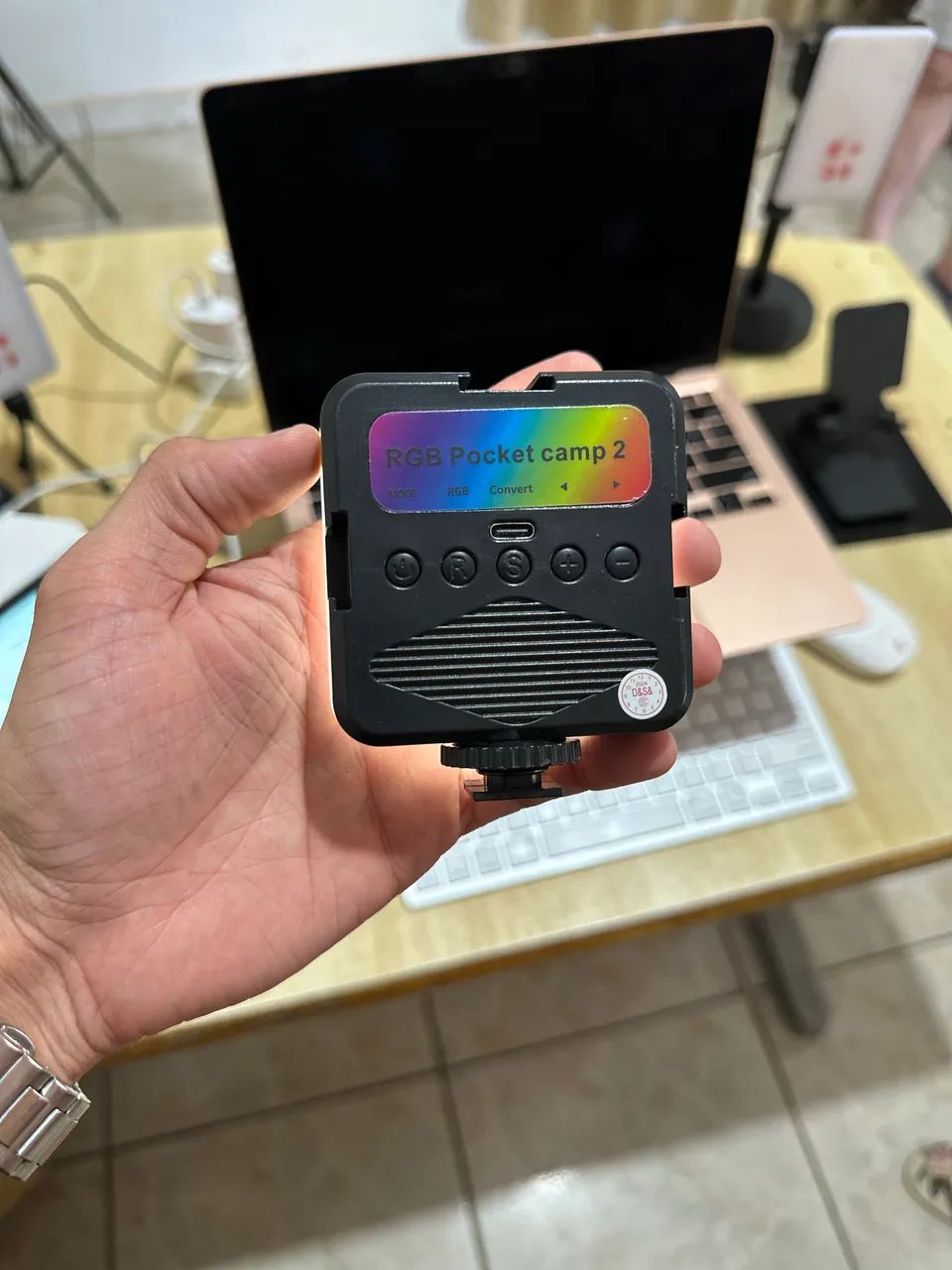 LED Mini Iluminador RGB 7w Para Fotos Videos Câmera Celular Notebook - Foto 3