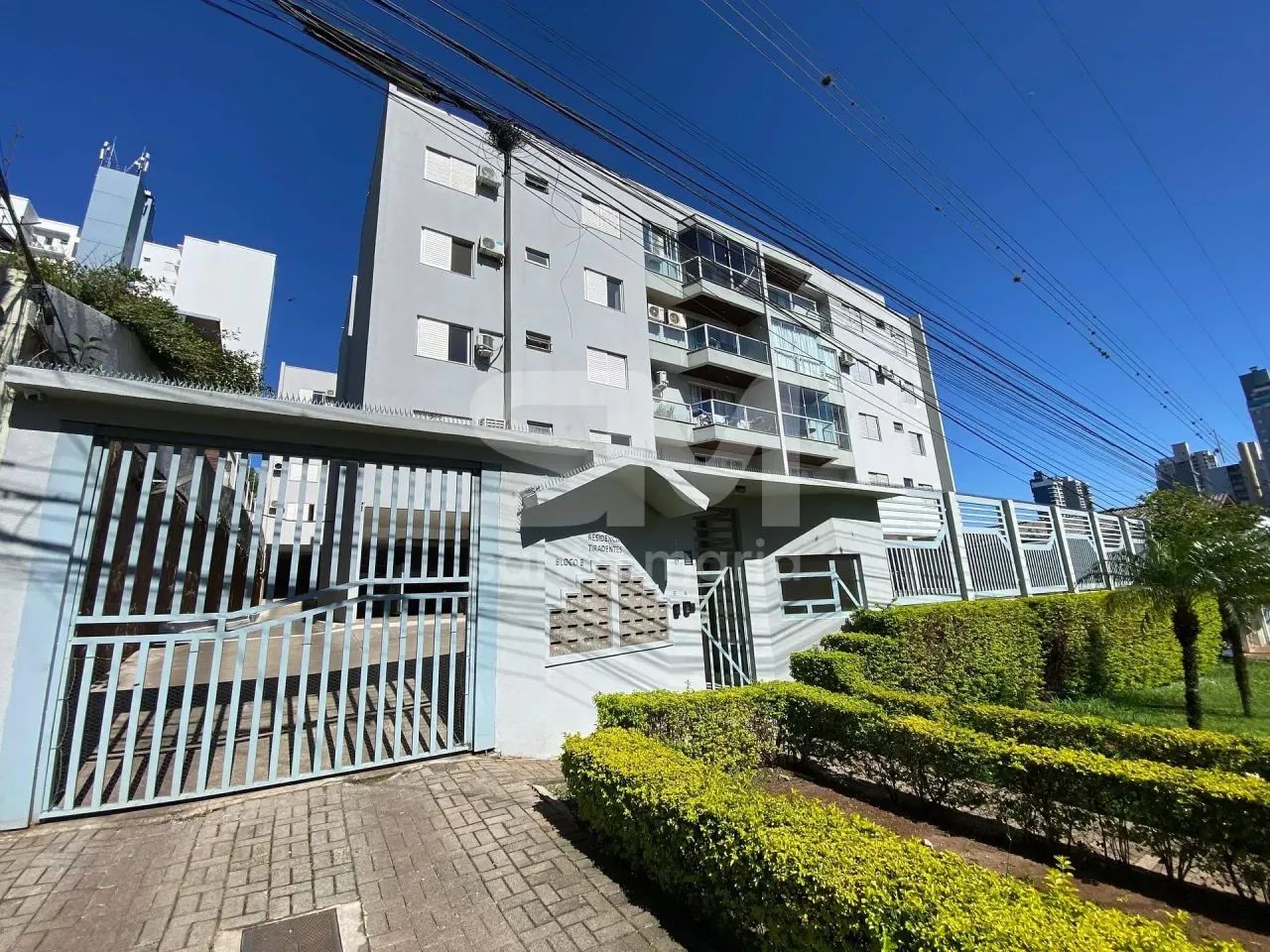 Apartamento mobiliado, amplo e pronto para morar. - Foto 2