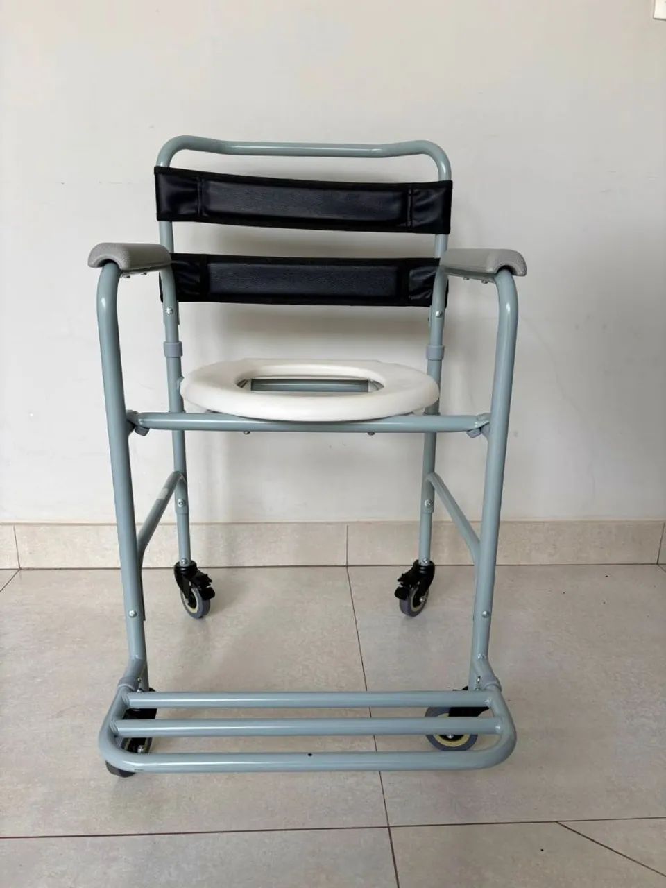 Cadeira de rodas para banho excelente estado 