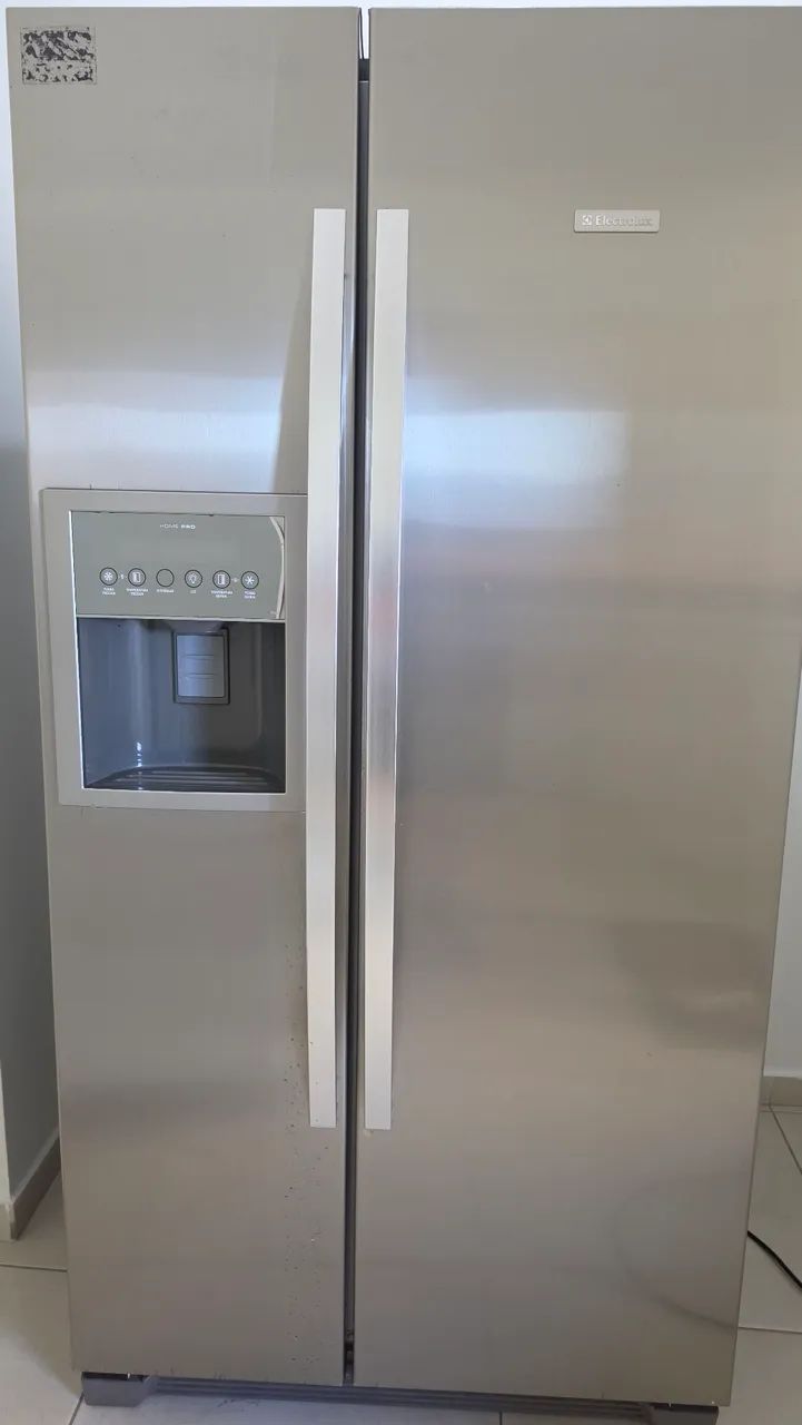 Geladeira Electrolux side by side