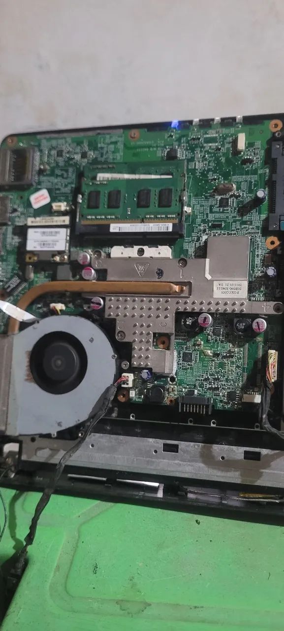 Placa mãe notebook STI IS1422 com processador, memória e cooler