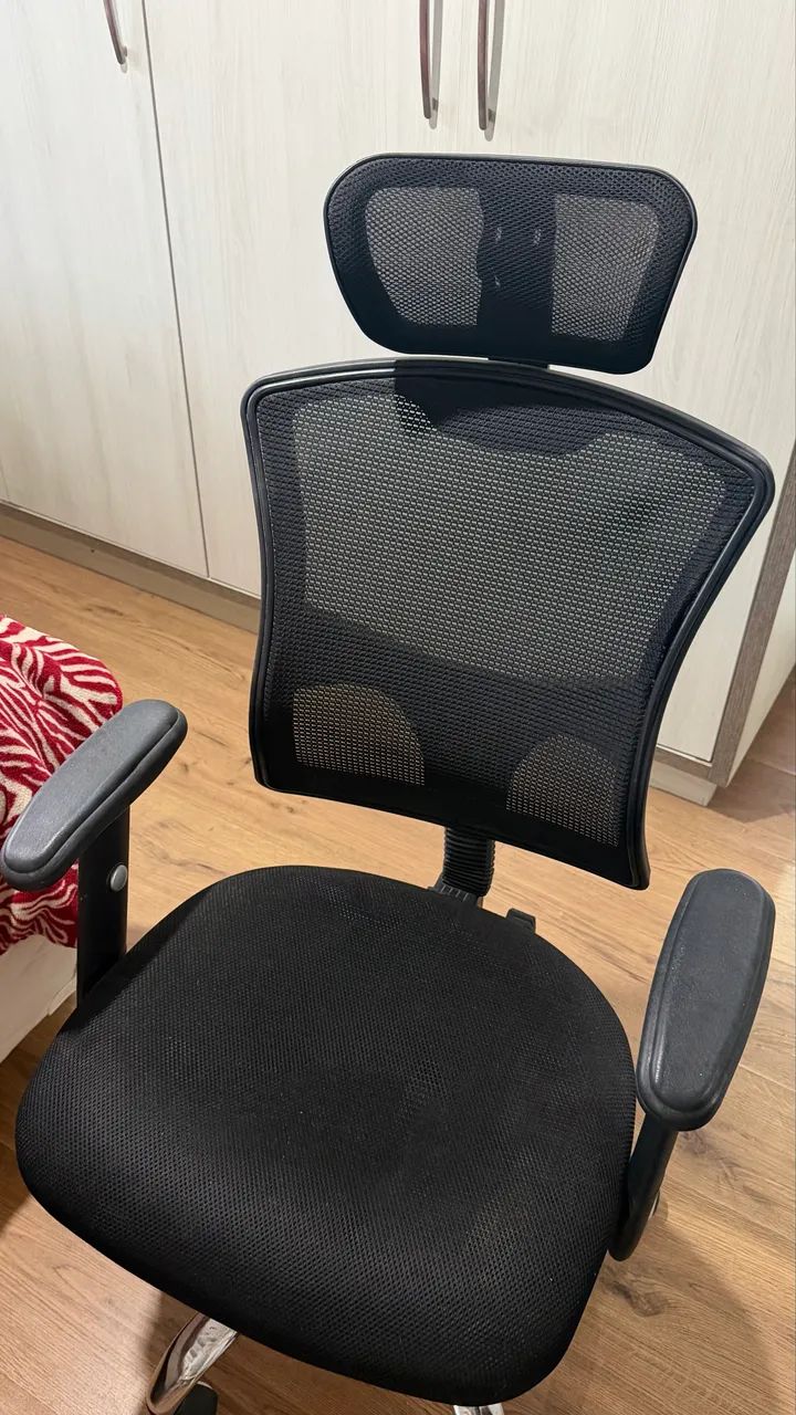 Cadeira Presidente Mesh NR17