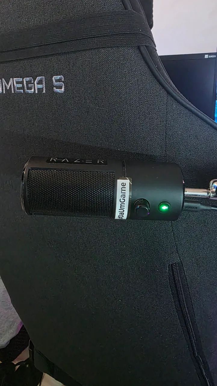 Microfone Razer Seiren X com braço articulado e pop filter - Foto 2