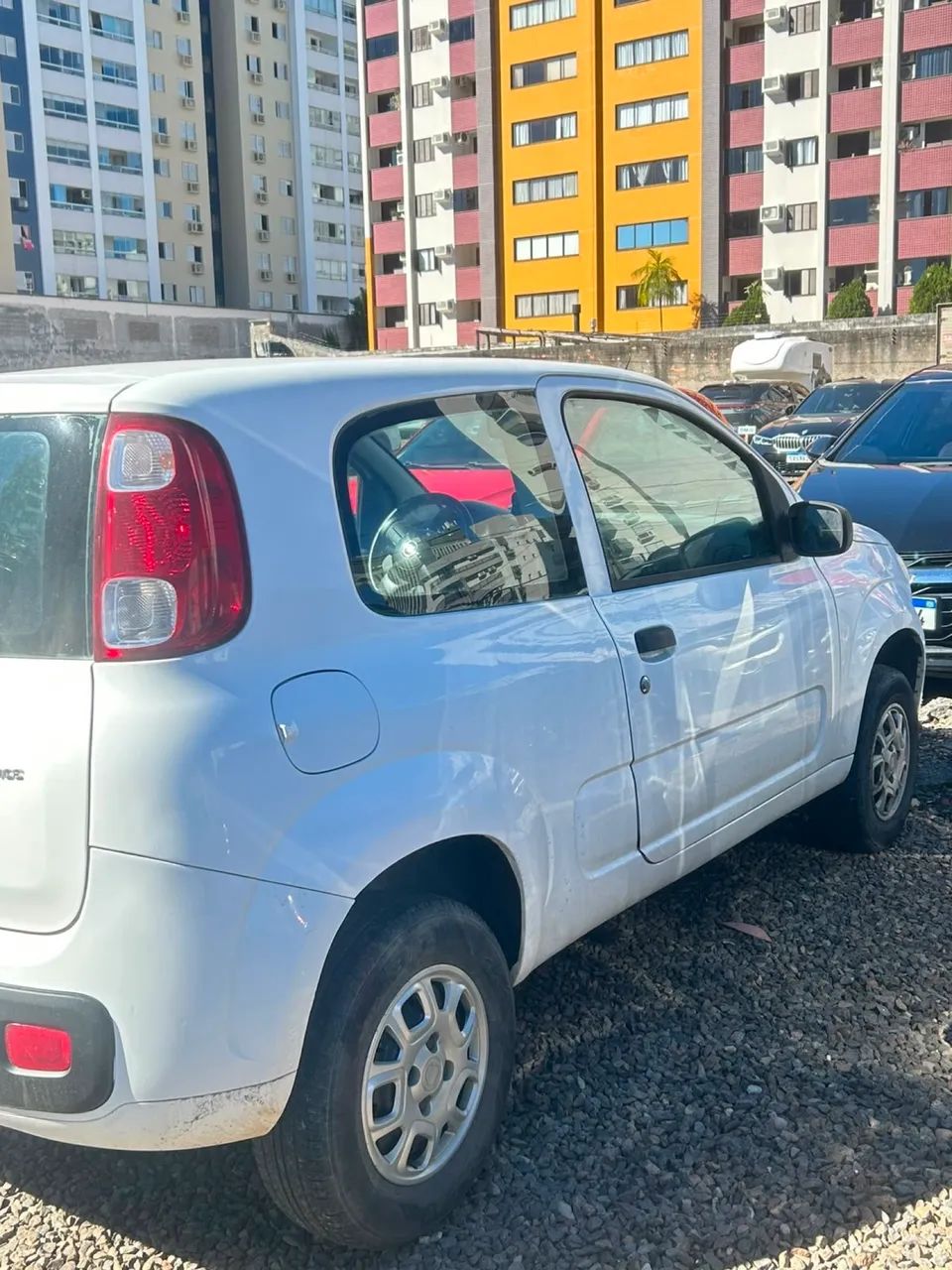 Fiat Uno Vivace 1.0 EVO Fire Flex 8V 3P 2014 - Foto 2