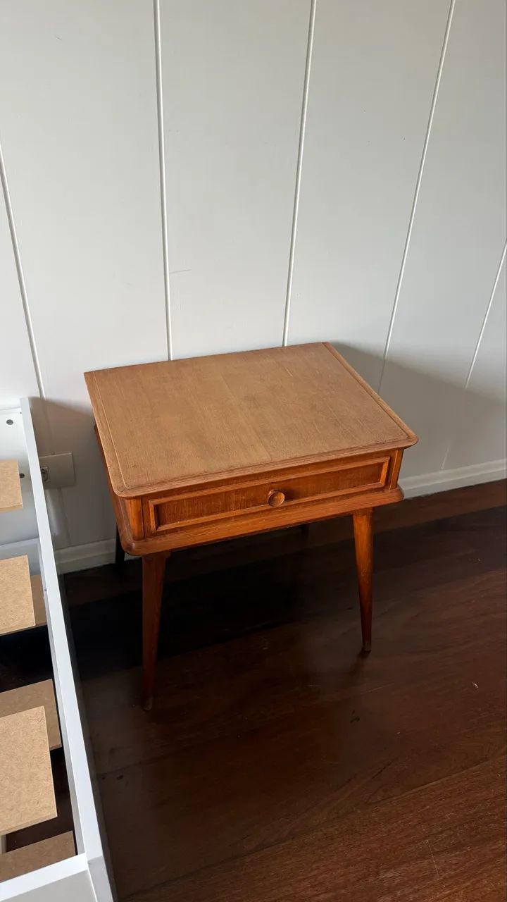 Mesa cabeceira pés palito vintage - Foto 2