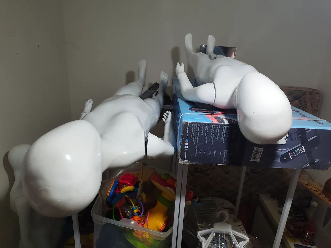4 manequins infantis com base cromada, 2, 6, 8,10 anos - Foto 5