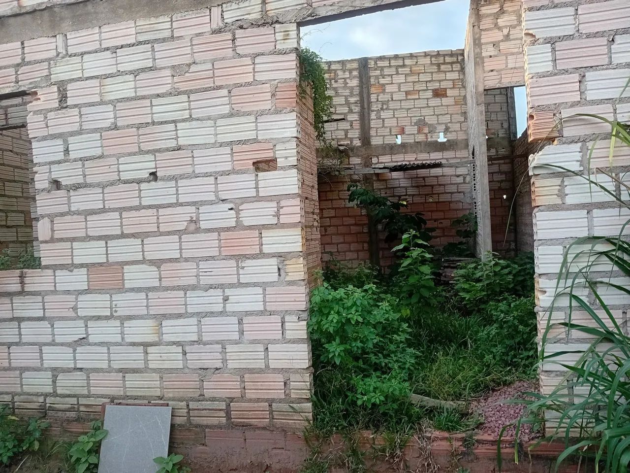 Casa com galpão 