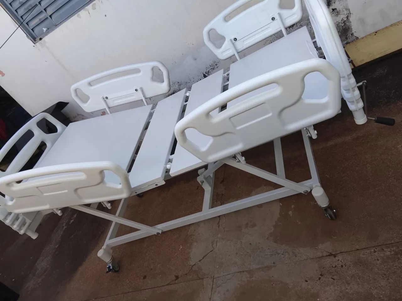 Cama hospitalar manual 6 elevação  - Foto 4