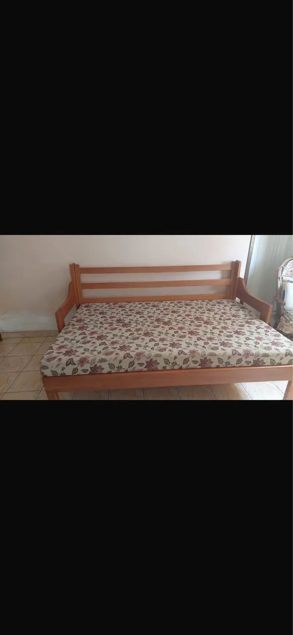 Vendo sofá cama madeira maciça 