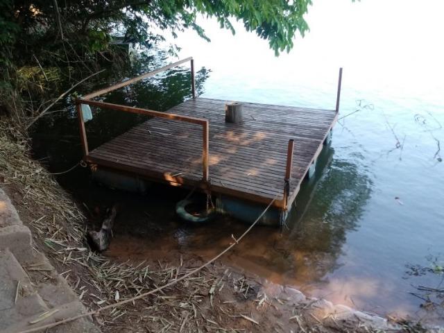 Chácara de porteira fechada no Rio Cuiabá com barco piscina gado e cavalo - Foto 7