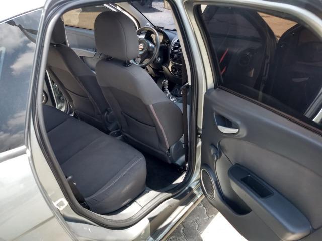 Fiat Grand Siena Atrtactive 1.4 2014 - Foto 9