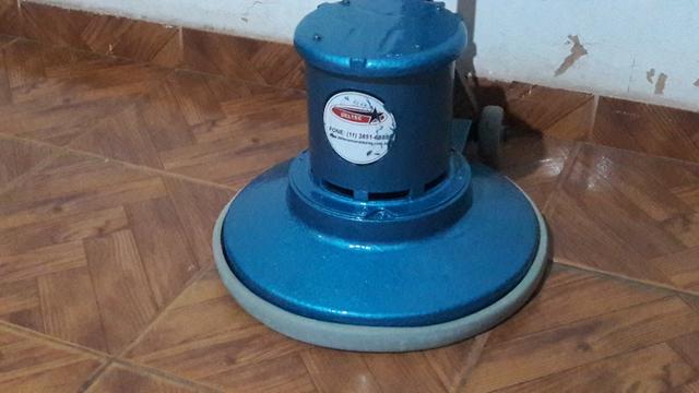 Locação de máquinas enceradeiras tamaonho 350mm e 500mm ! Aspiradores - Foto 2