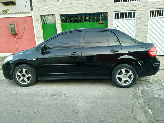 Nissan Tiida Sedan 1.8