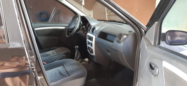 Vendo ou troco logan 1.6 8v completo - Foto 12