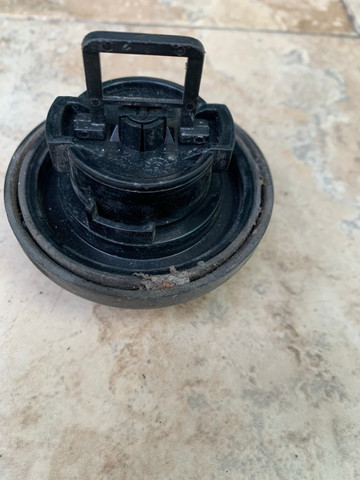 Tampa do tanque de combustivel renault master 2,5 original - Foto 4