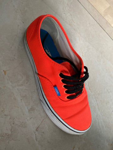 vans laranja neon