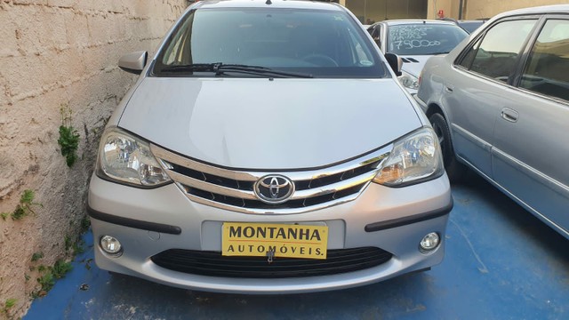TOYOTA ETIOS SEDAN 1.5 FLEX ANO 2014 MONTANHA AUTOMÓVEIS