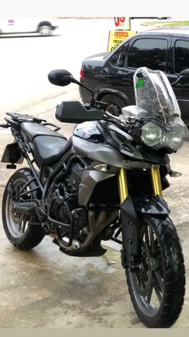 TRIUMPH TIGER 800