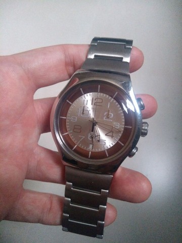 relogio swatch marrom