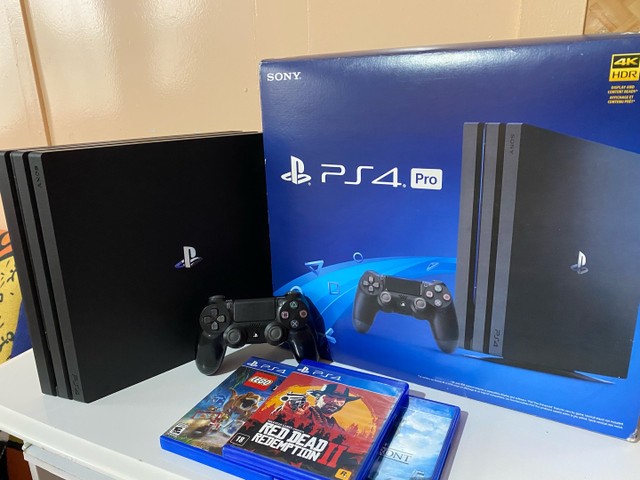 PS4 pro CUH-7200 ブランド品専門の