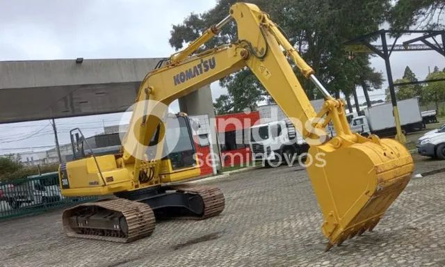 Escavadeira  Komatsu PC200 2018