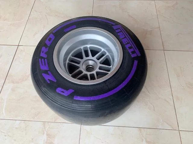 Roda e Pneu Formula 1 ano 2016
