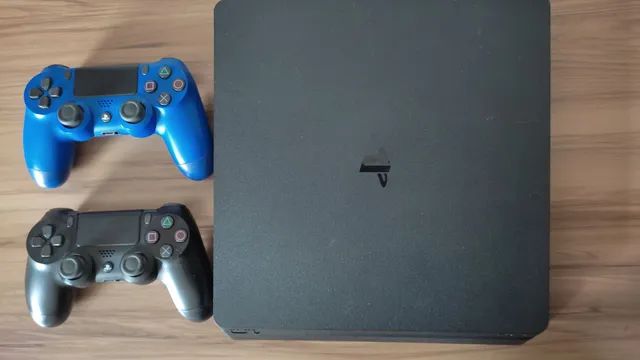 Console Ps4 Slim 1tb Console Playstation 4 + 2 Controles + 2 Jogos