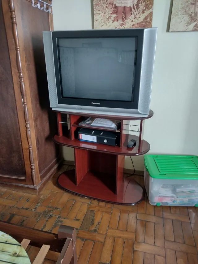 Televisão e rack
