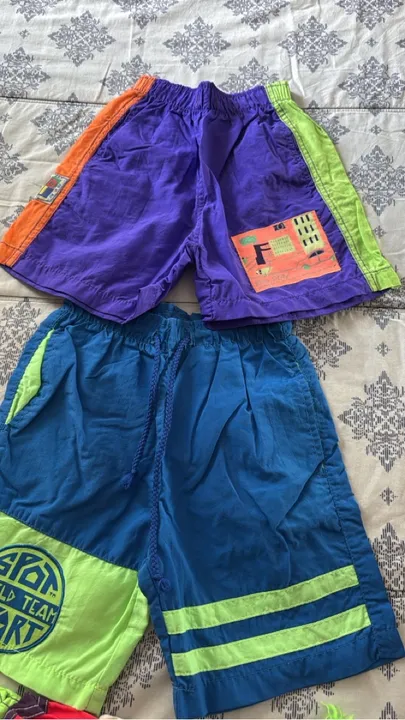 Lote de Shorts infantis - veste média 3 a 4 anos todos por R$ 170,00