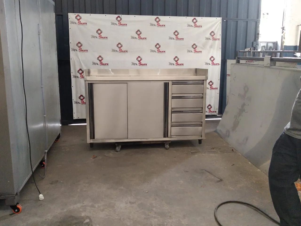 Balcão de Aço Inox com Pia e Gavetas - Ideal para Cozinha Industrial! - Foto 5