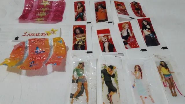Pacote figurinhas Chicle Grupo Rouge - Foto 2