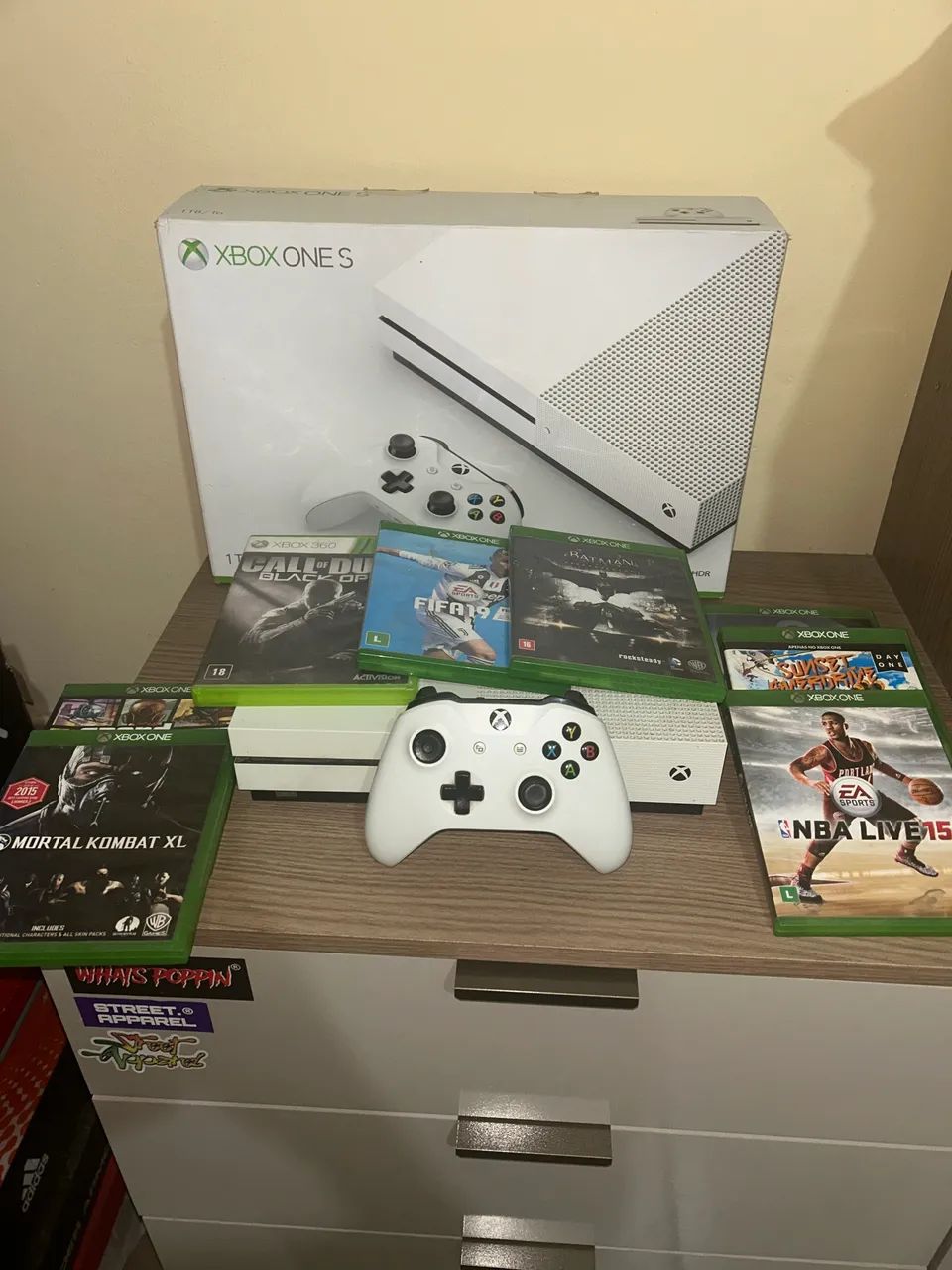 Xbox One S 1TB64308813533826124