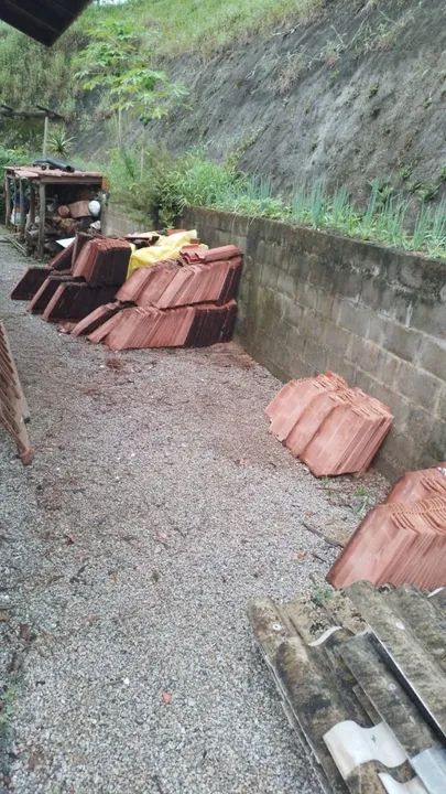 Telhas cerâmicas esmaltadas