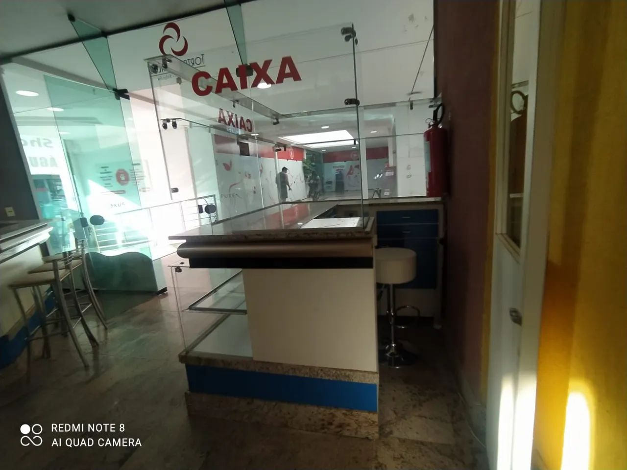 Balcão de caixa em vidro madeira e granito - Foto 2