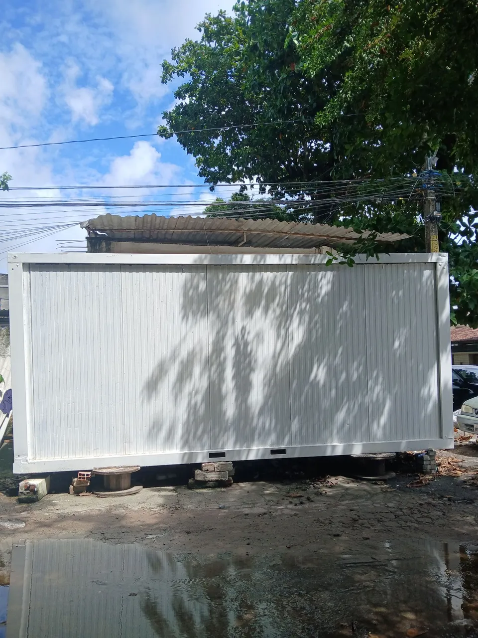 Container habitacional, forrado com poliester termico.