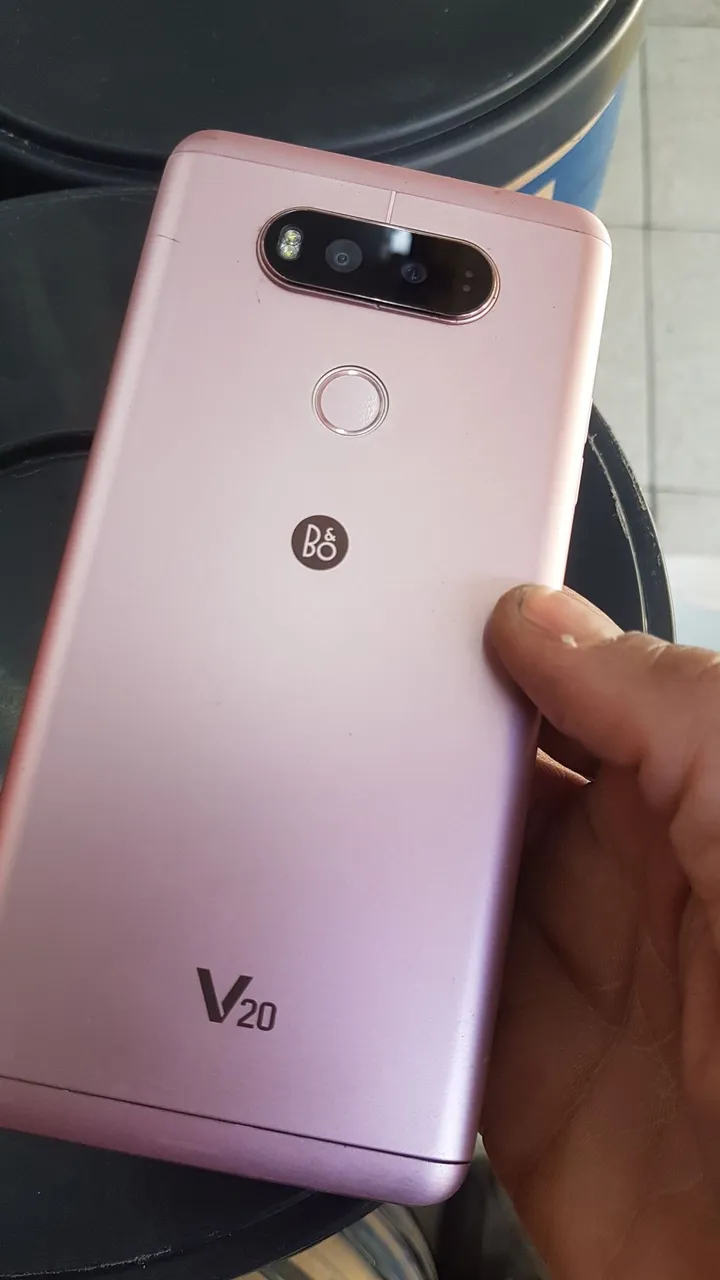LG v20 cor rosê ideal para presentear meninas ou namorada tem 64gb de armazenamento