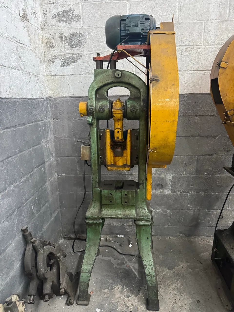 Prensa 8 toneladas automática 