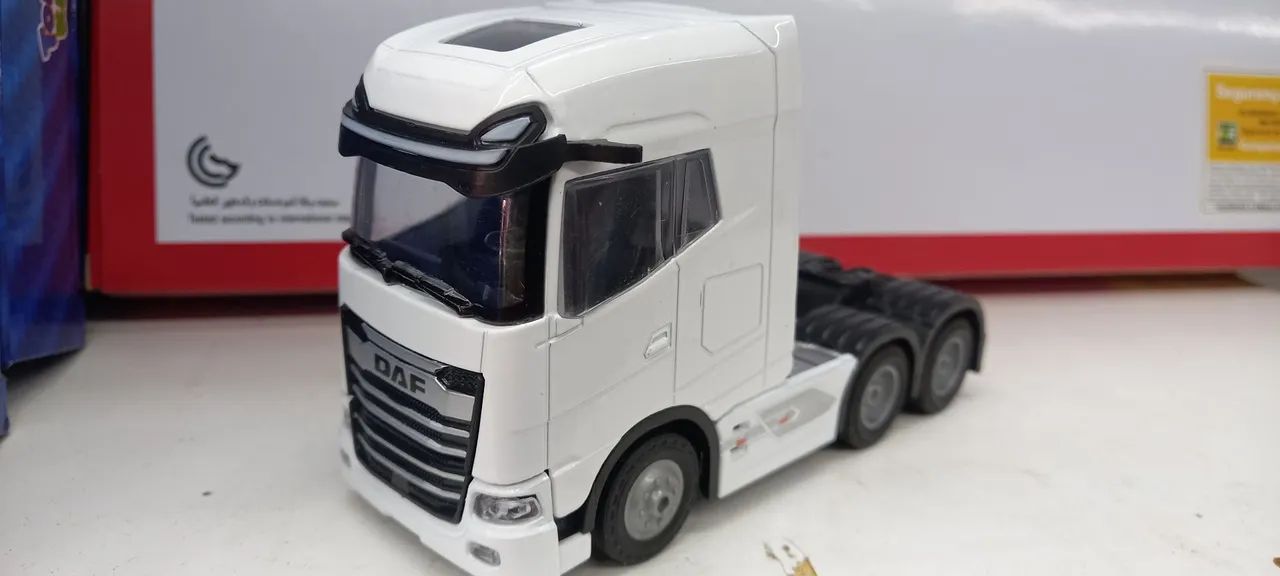 Caminhão DAF em escala 1/32