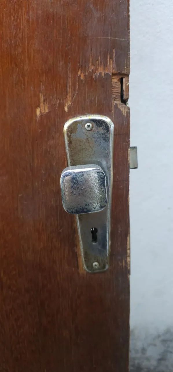 Porta com fechadura 0,70x2,10 (usada) - Foto 4