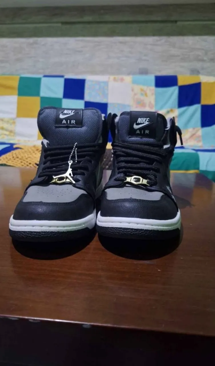 Tênis Nike Air Jordan 1 Low