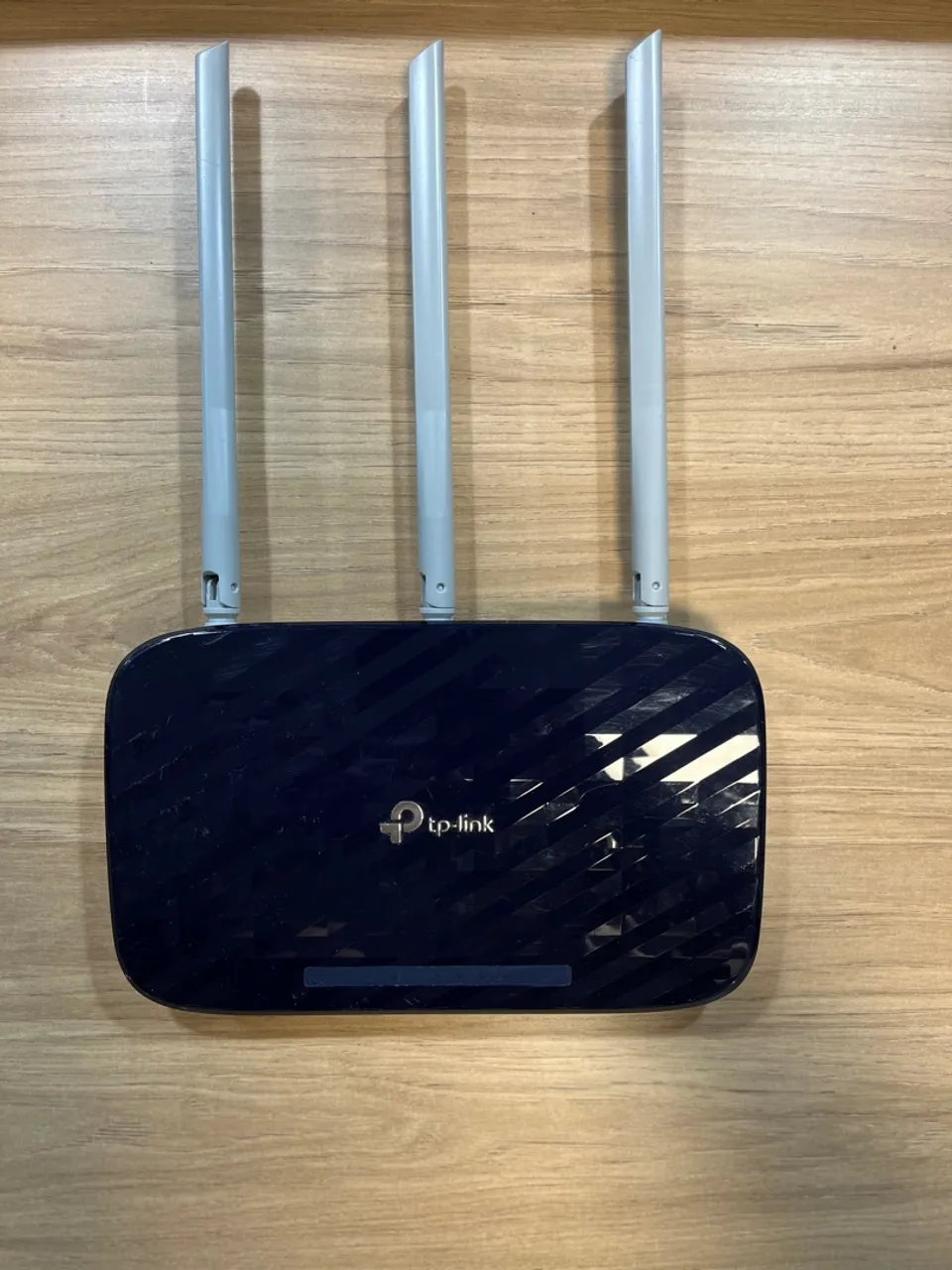 Roteador TP-Link com 3 antenas
