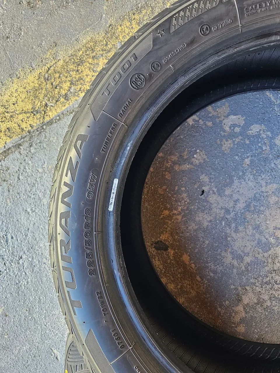 Vendo 4 pneus meia vida Bridgestone Turanza Run Flat (225/50/18)