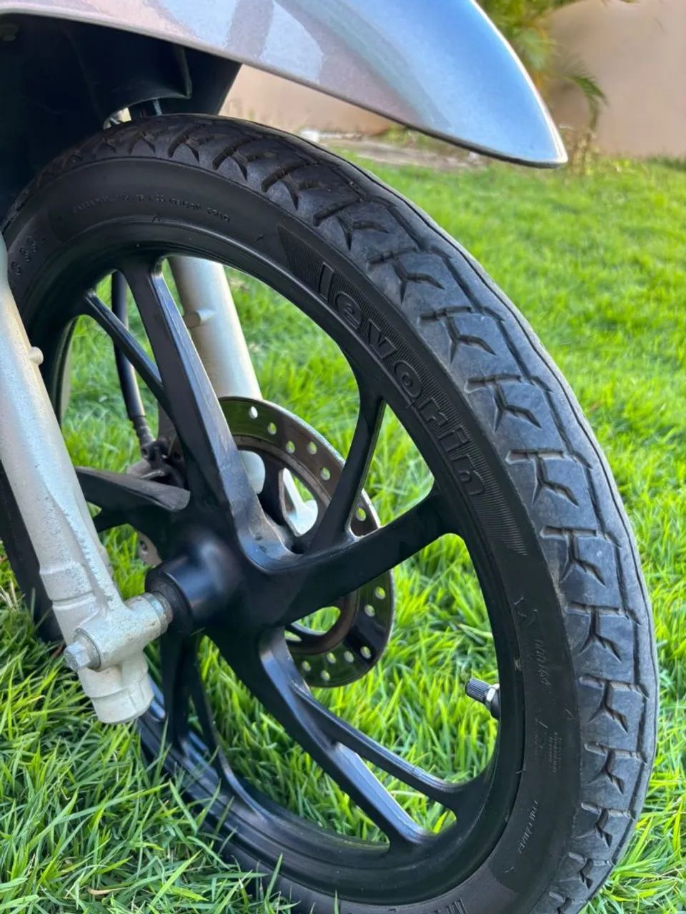 Vendo ou troco por Honda biz 125 prata 2020 - Foto 5